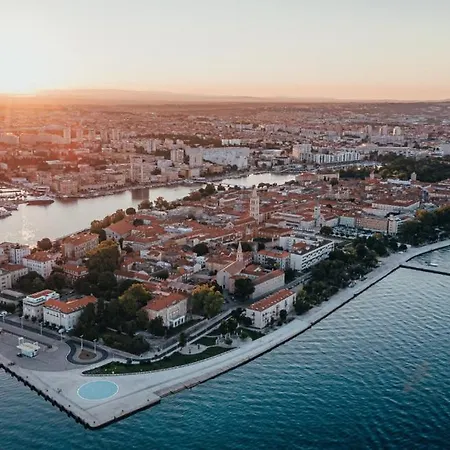 فيلة Kunta By Guide